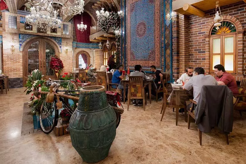معرفی بهترین کافه و رستوران های سنتی تهران با فضای قدیمی و جذاب